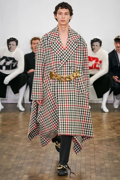 Look 1